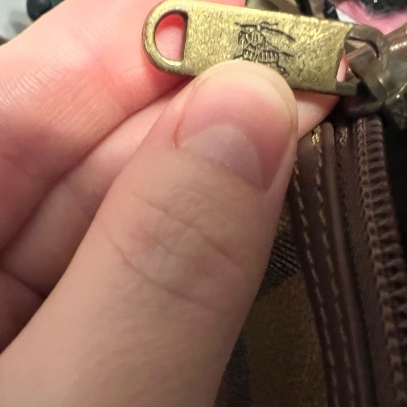 Burberry Boston Bag (callouts in photos) - Picture 2 of 14